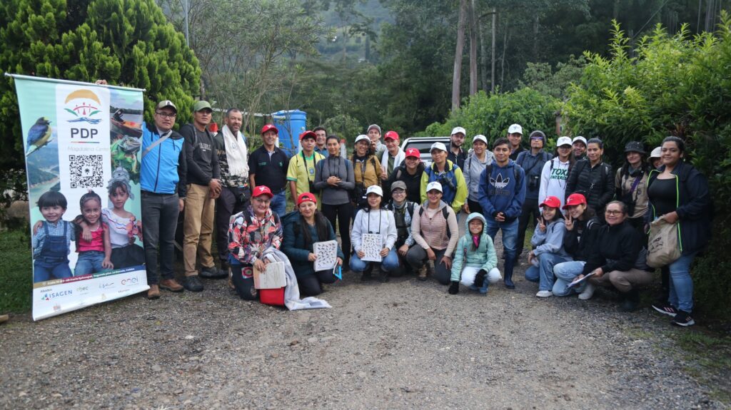 ¡𝑷𝒂𝒋𝒂𝒓𝒆𝒂𝒓 𝒆𝒔 𝒑𝒓𝒐𝒎𝒐𝒗𝒆𝒓 𝒖𝒏 𝒕𝒆𝒓𝒓𝒊𝒕𝒐𝒓𝒊𝒐 𝒆𝒏 𝒑𝒂𝒛!